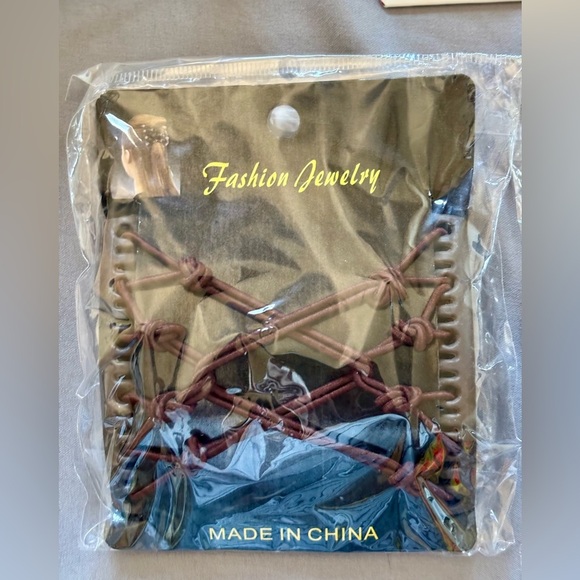 2/$15 - Assorted Hair Accessory Set - New - Picture 6 of 8